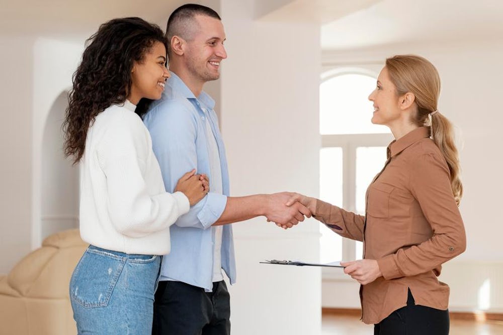 6 Expert Tips for Selling Homes in 2025: Insights from Builder Magazine